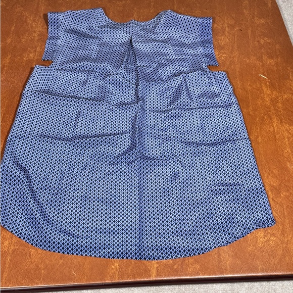 J. Crew Womens Silk Top Blouse Size 8 Cap Sleeves V-Neck Tank Modest Summer Blue - Picture 2 of 11